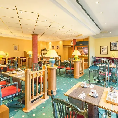 Arcadia Duesseldorf 4*