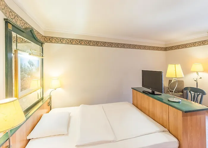 Arcadia Duesseldorf 4*